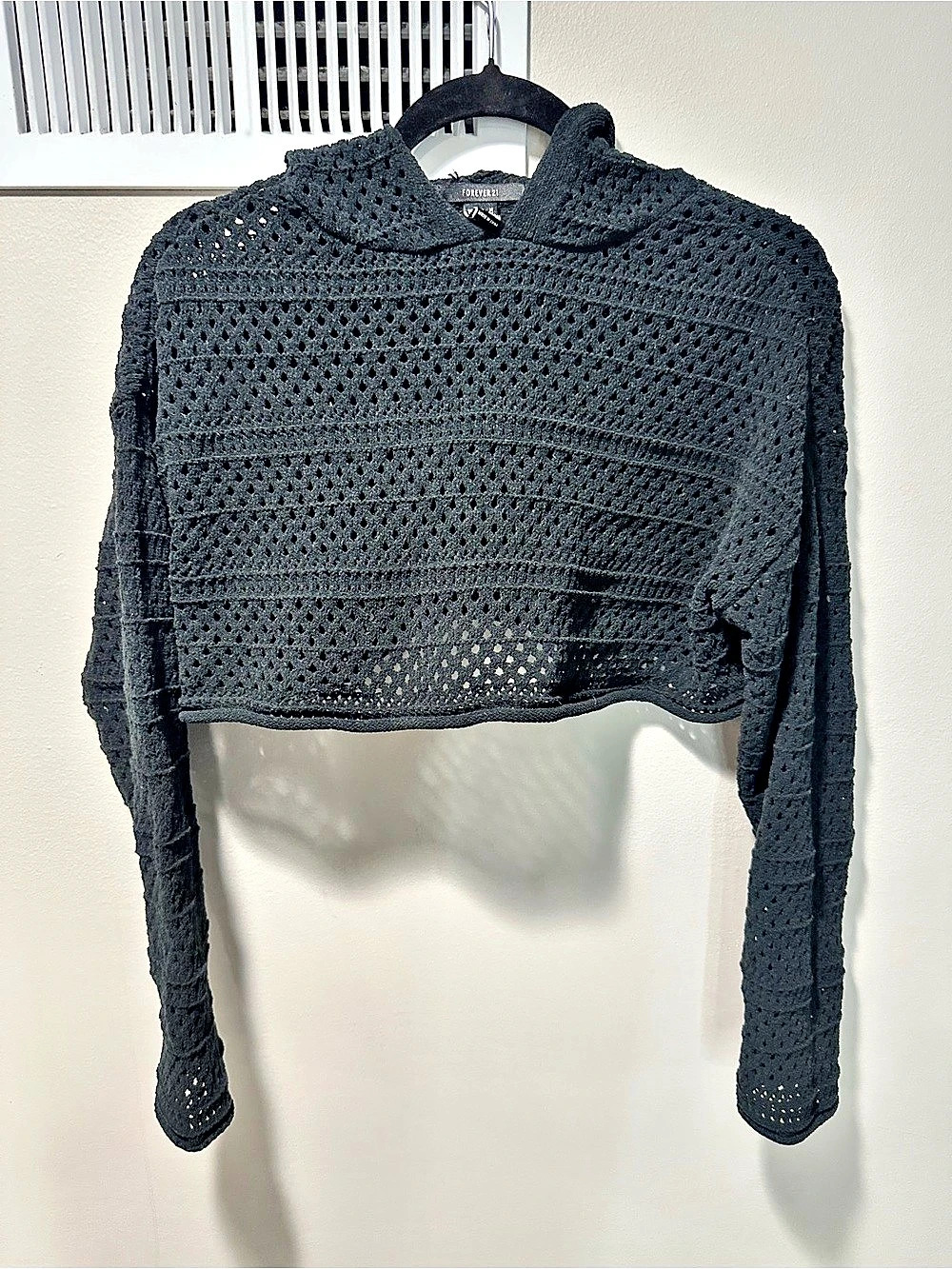 Forever 21 Open Knit Cowl Neck Cropped Sweater Size Medium Like New